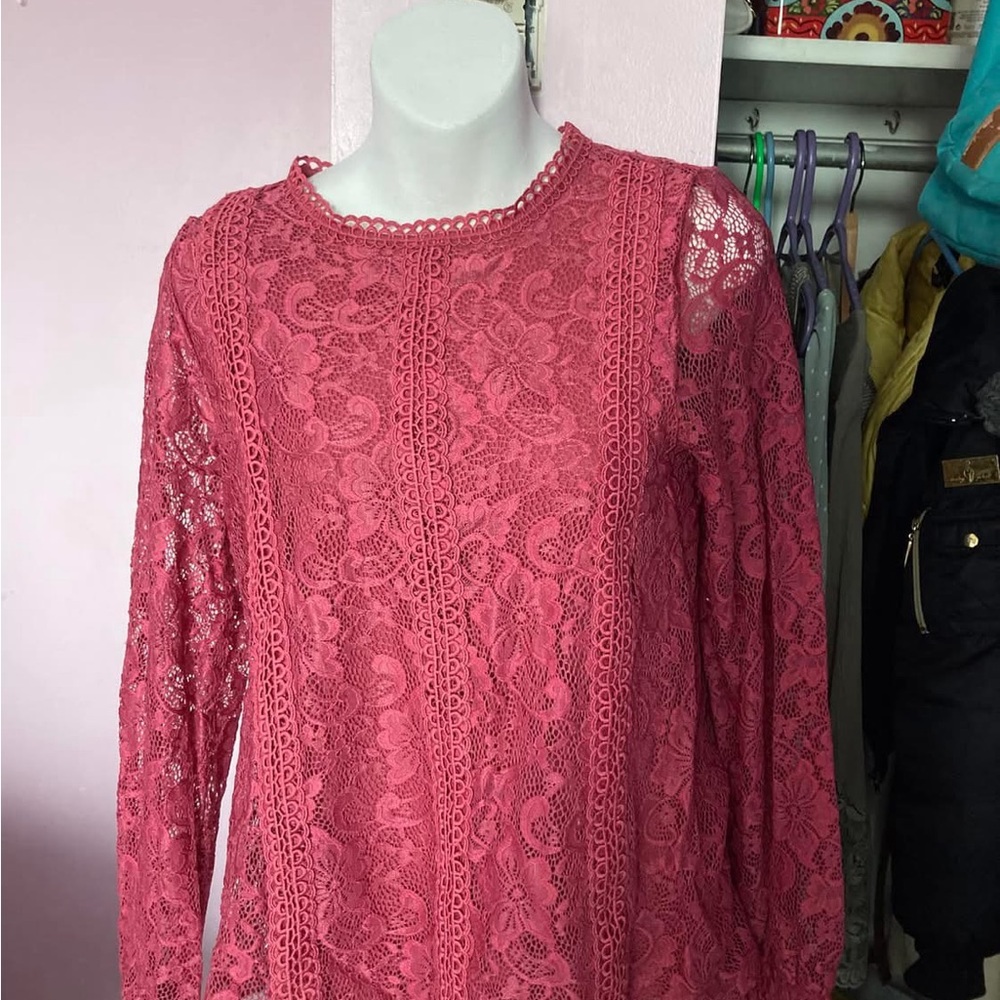Cable & Gauge Rose Lace Top